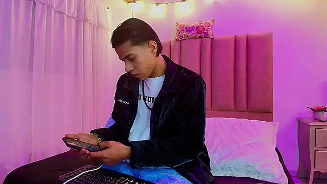 camilo nom online show from 10.22.25