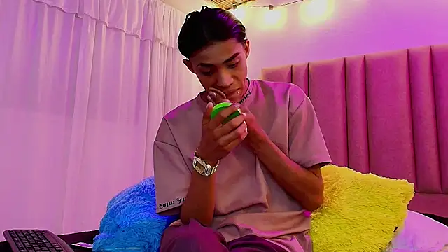 camilo nom online show from 10.24.25