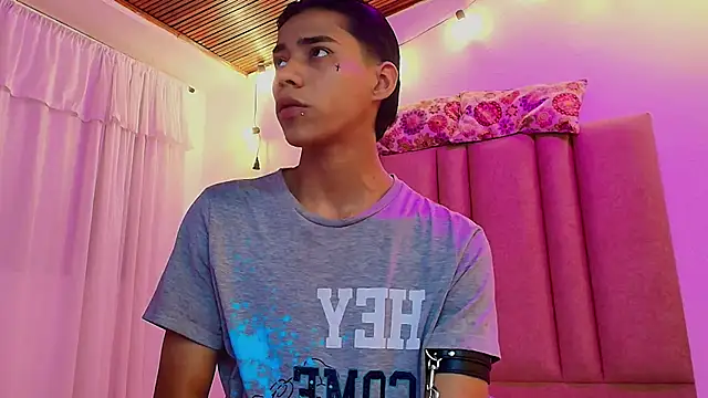 camilo nom online show from 10.25.25