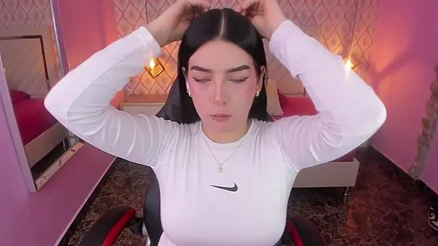 CHRISTY TEIGEN4 online show from 10.20.25