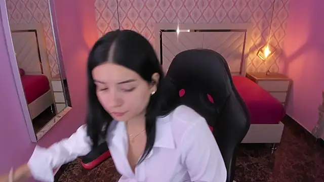 CHRISTY TEIGEN4 online show from 11.01.25