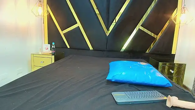 agatha fit online show from 03.18.26