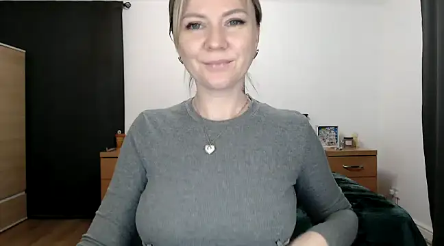 Snapshot of ParadiseAlina chatting on 01.11.25 ParadiseAlina online show from 01.11.25