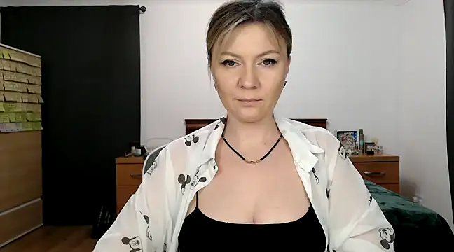 Snapshot of ParadiseAlina chatting on 01.30.25 ParadiseAlina online show from 01.30.25