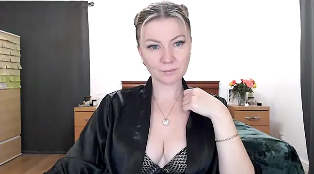 Snapshot of ParadiseAlina chatting on 03.19.25 ParadiseAlina online show from 03.19.25