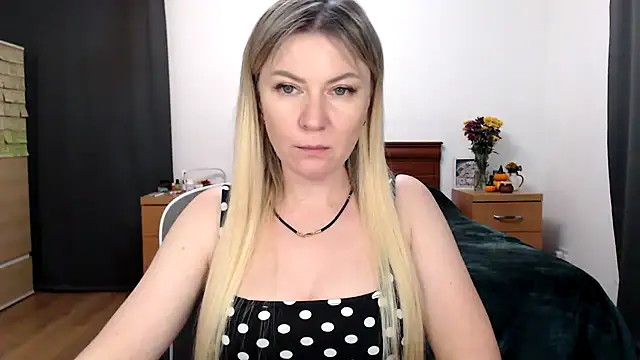 ParadiseAlina online show from 10.23.25