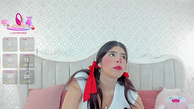 AlyssAlvarado online show from 10.30.25