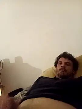 Snapshot of PleasingDavid1993 chatting on 10.14.25 PleasingDavid1993 online show from 10.14.25