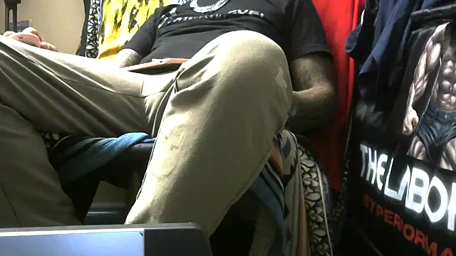 Snapshot of crassanova chatting on 03.27.26 crassanova online show from 03.27.26