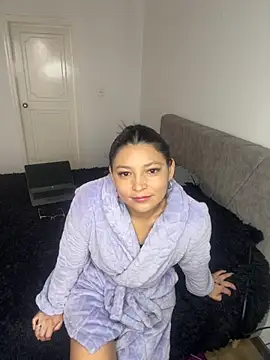 Snapshot of Zui_Rouse chatting on 09.18.25 Zui Rouse online show from 09.18.25