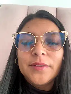 Snapshot of Zui_Rouse chatting on 09.22.25 Zui Rouse online show from 09.22.25