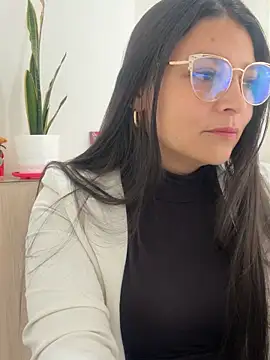 Snapshot of Zui_Rouse chatting on 09.24.25 Zui Rouse online show from 09.24.25