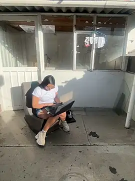 Snapshot of Zui_Rouse chatting on 10.12.25 Zui Rouse online show from 10.12.25