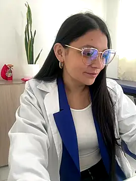 Snapshot of Zui_Rouse chatting on 10.16.25 Zui Rouse online show from 10.16.25