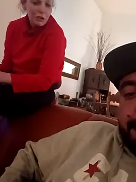 Snapshot of Marizoka chatting on 10.08.25 Marizoka online show from 10.08.25