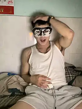 Snapshot of anhkiet_huang chatting on 10.10.25 anhkiet huang online show from 10.10.25