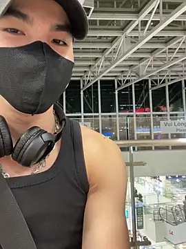 Snapshot of anhkiet_huang chatting on 10.16.25 anhkiet huang online show from 10.16.25