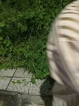 Snapshot of anhkiet_huang chatting on 10.29.25 anhkiet huang online show from 10.29.25