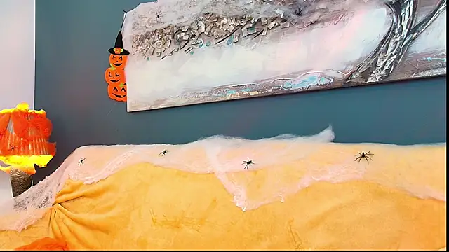 Missy Doll online show from 10.31.25