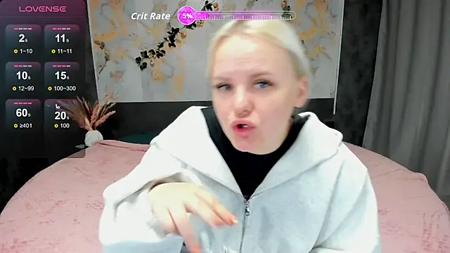 Mia Flicker online show from 09.15.25