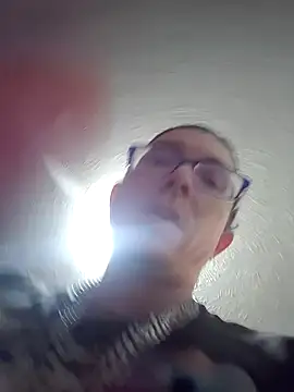 Eyelisss online show from 11.28.25