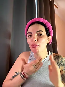 Snapshot of -RAHELA- chatting on 10.15.25 -RAHELA- online show from 10.15.25