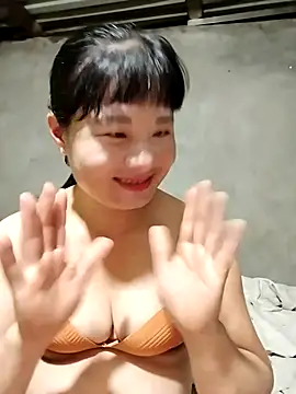 Snapshot of kute-00 chatting on 09.18.25 kute-00 online show from 09.18.25