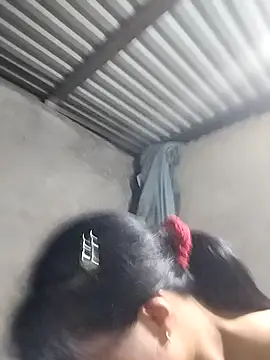 Snapshot of kute-00 chatting on 09.21.25 kute-00 online show from 09.21.25