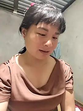 Snapshot of kute-00 chatting on 09.29.25 kute-00 online show from 09.29.25