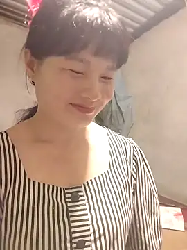 Snapshot of kute-00 chatting on 09.30.25 kute-00 online show from 09.30.25