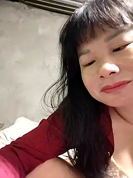 Snapshot of kute-00 chatting on 10.08.25 kute-00 online show from 10.08.25