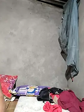 Snapshot of kute-00 chatting on 10.29.25 kute-00 online show from 10.29.25