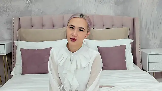 BarbieMilne online show from 09.18.25