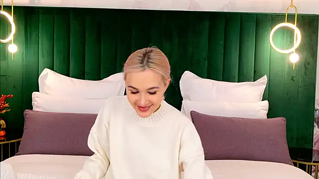 BarbieMilne online show from 09.28.25