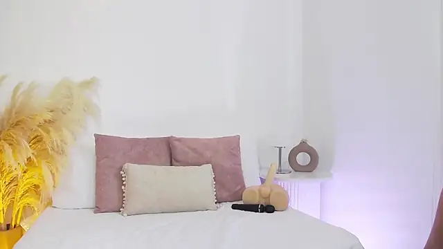 NicolleSteel online show from 03.26.26