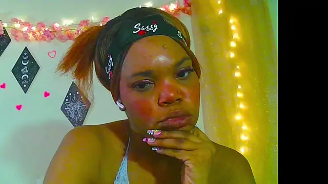 LunaNova999 online show from 12.02.25