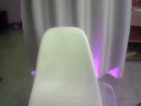 Snapshot of Linngao chatting on 10.15.25 Linngao online show from 10.15.25