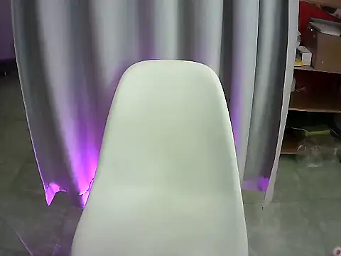 Snapshot of Linngao chatting on 10.29.25 Linngao online show from 10.29.25