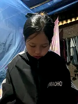 Snapshot of O_o_UwU_o_O chatting on 11.02.25 O o UwU o O online show from 11.02.25