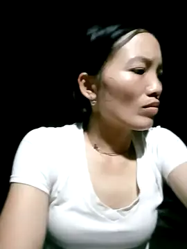 ngan-cute online show from 10.04.25