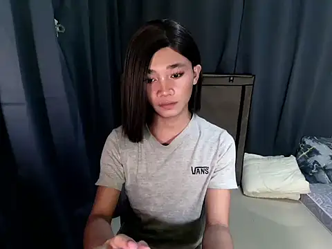 Petite HugeCock online show from 10.26.25