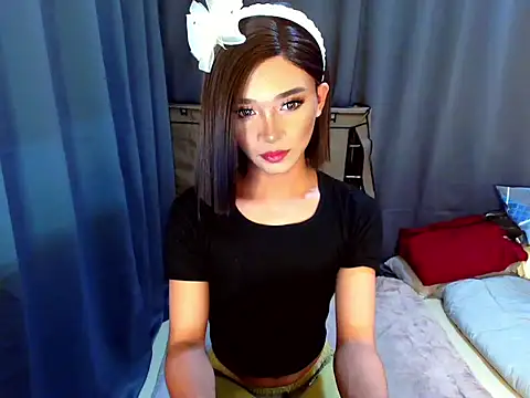 Petite HugeCock online show from 12.16.25