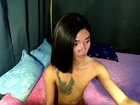 Snapshot of Petite_HugeCock chatting on 02.22.26 Petite HugeCock online show from 02.22.26