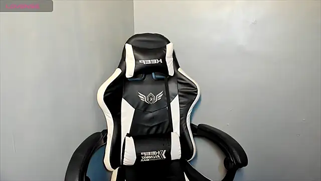 QueenCasandra online show from 10.25.25