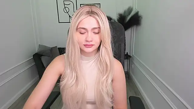 LeslieMineg online show from 09.23.25