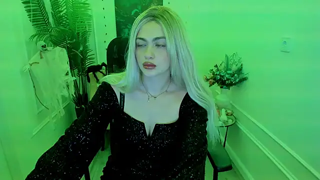 LeslieMineg online show from 10.29.25