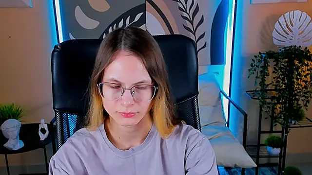 Carrie Rose online show from 10.06.25