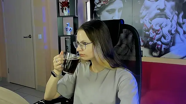 Carrie Rose online show from 10.08.25