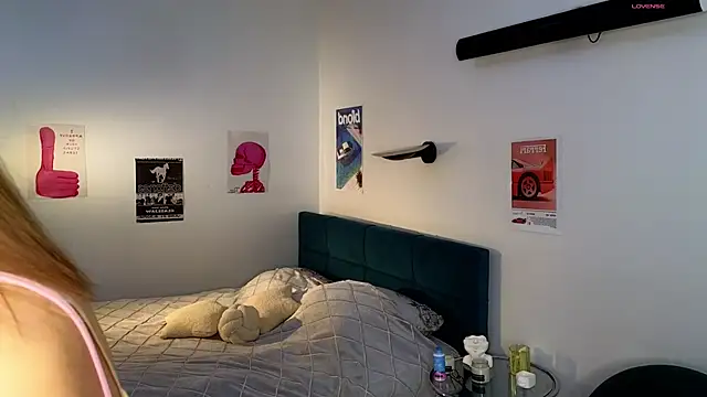 Snapshot of vixinp chatting on 10.30.25 vixinp online show from 10.30.25