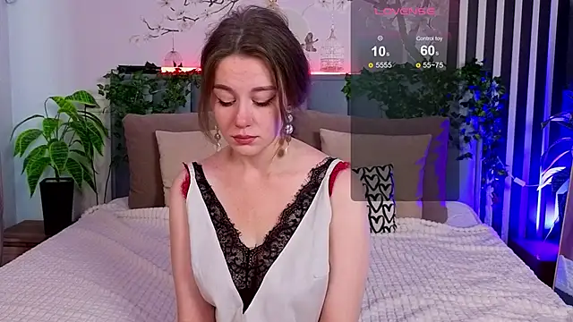 SkyHelen online show from 10.06.25